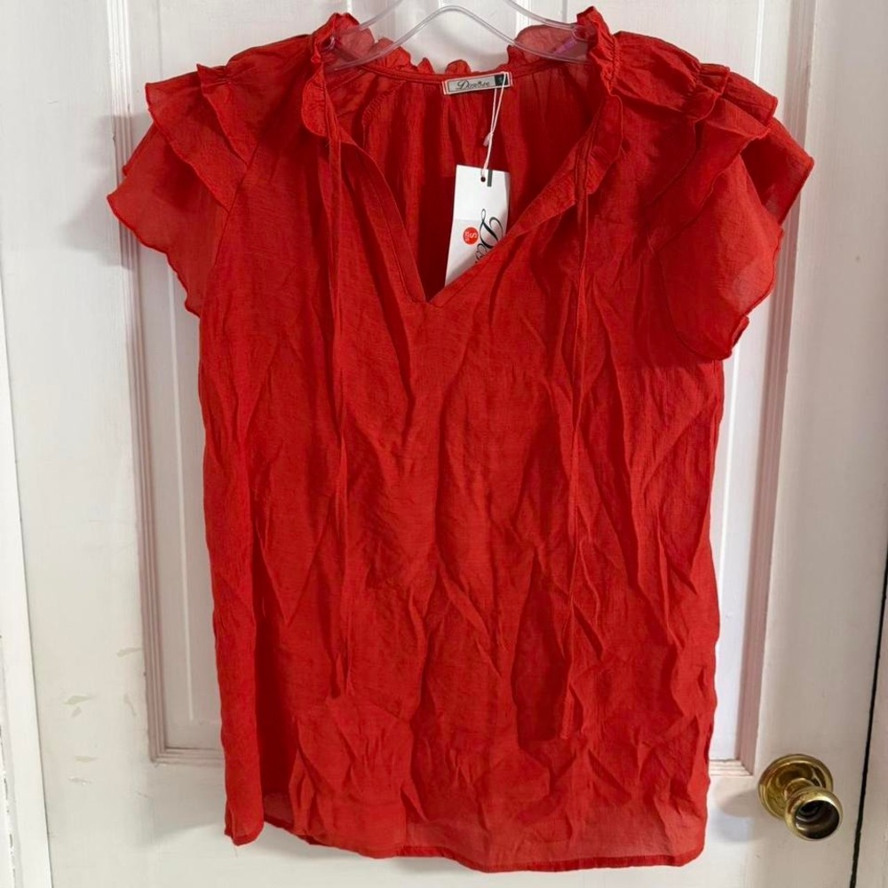 NWT DoRose red top, size Small